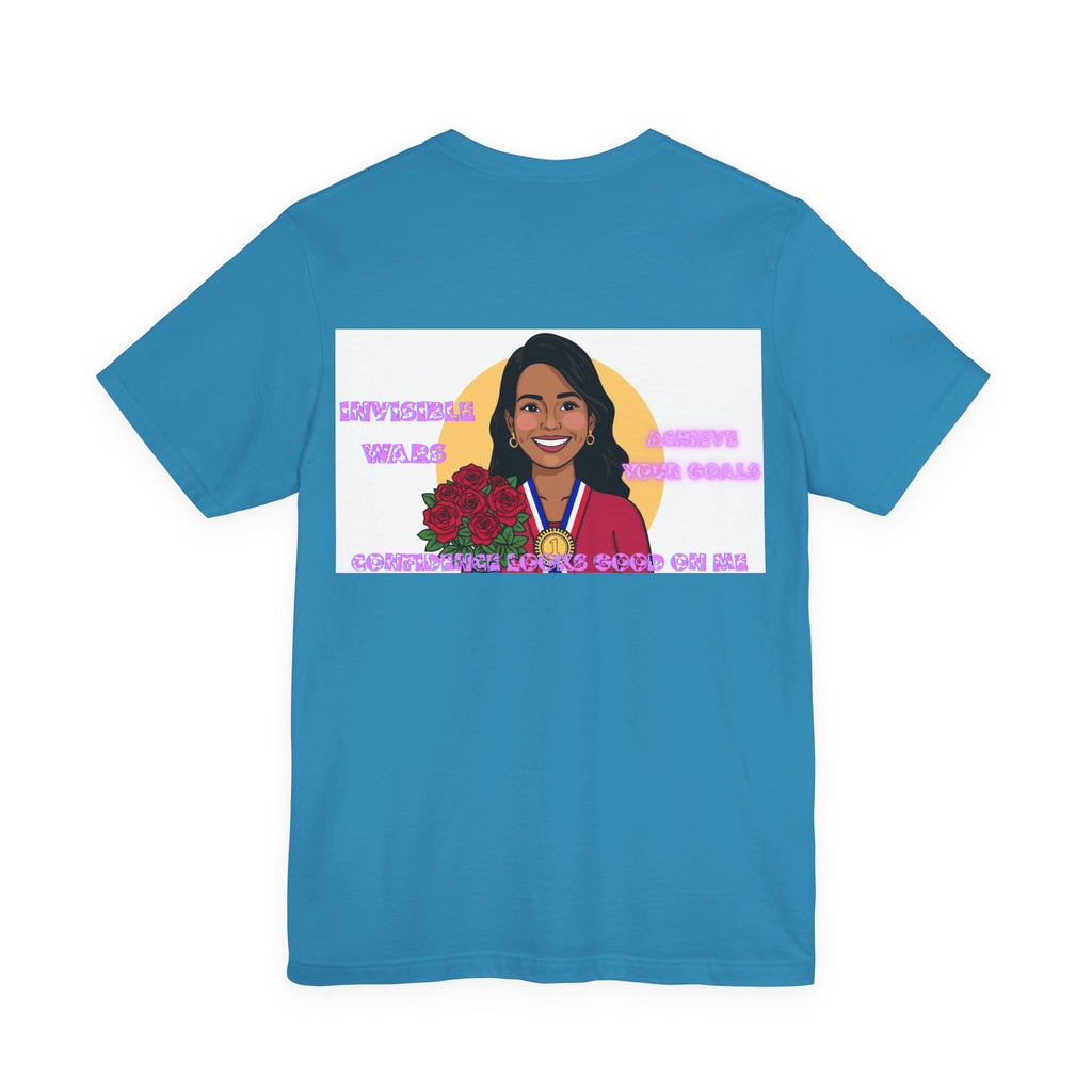 Women T-shirt - Confidence Looks Good On Me